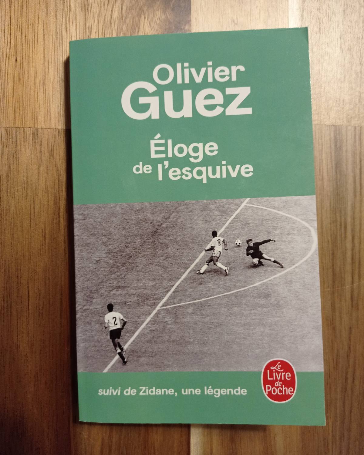 Éloge de l’esquive / Olivier Guez