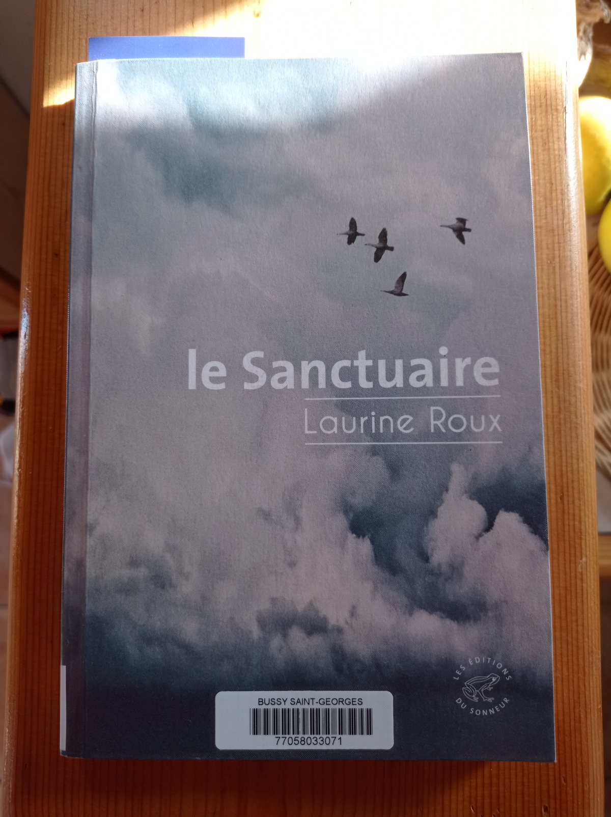 Le Sanctuaire / Laurine Roux