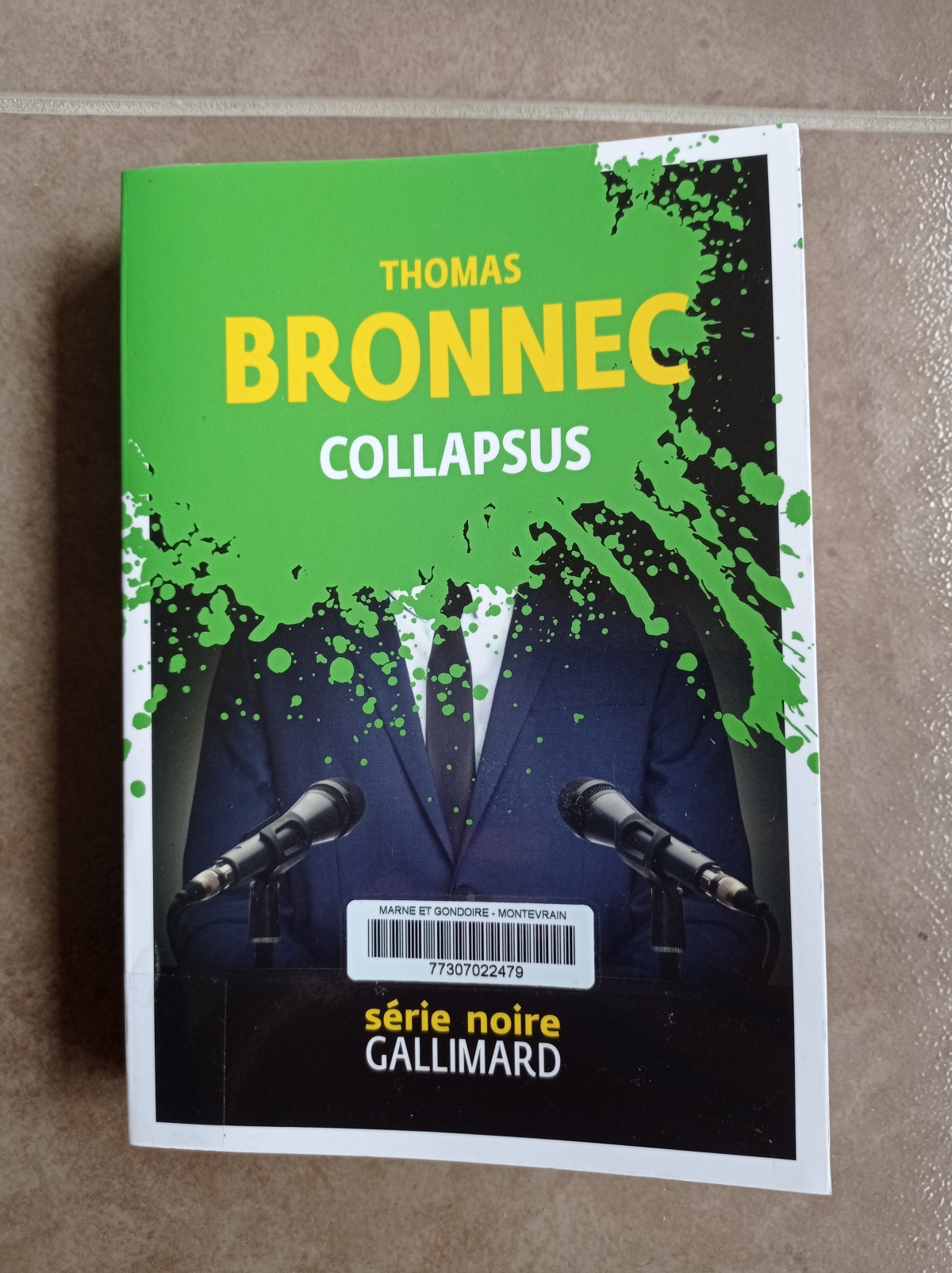 Collapsus / Thomas Bronnec